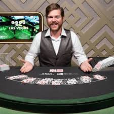 Pengguna membuka blackjack dari ponsel